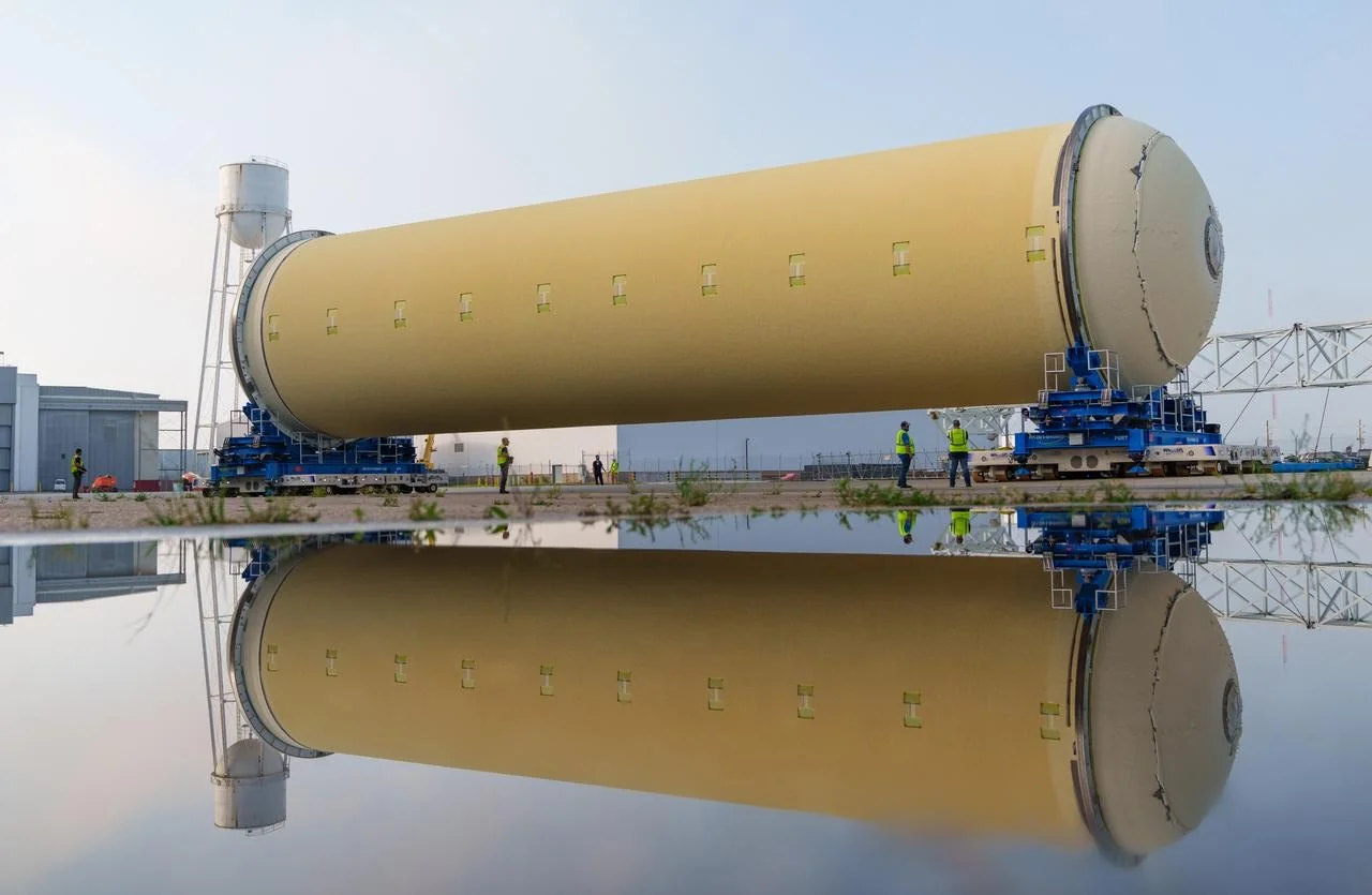 Teams at NASA’s Michoud Assembly Facility in New Orleans move an SLS liquid hydrogen tank toward the factory’s final assembly area on April 22, 2025.